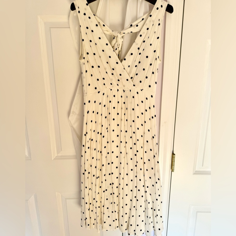 Seraphine luxe maternity nursing dress white polka dot size 2 like new
